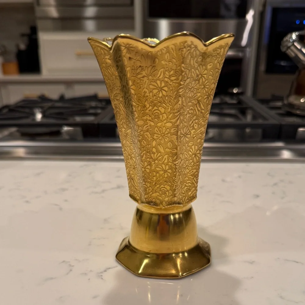 Wheeling Decorating Company Gold Encrusted Vase Doves Roses Daisies